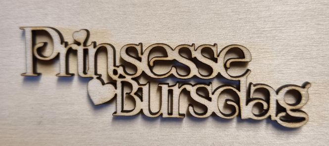 Hovedbilde Prinsesse Bursdag- Scrappehuset egen trepynt- T97