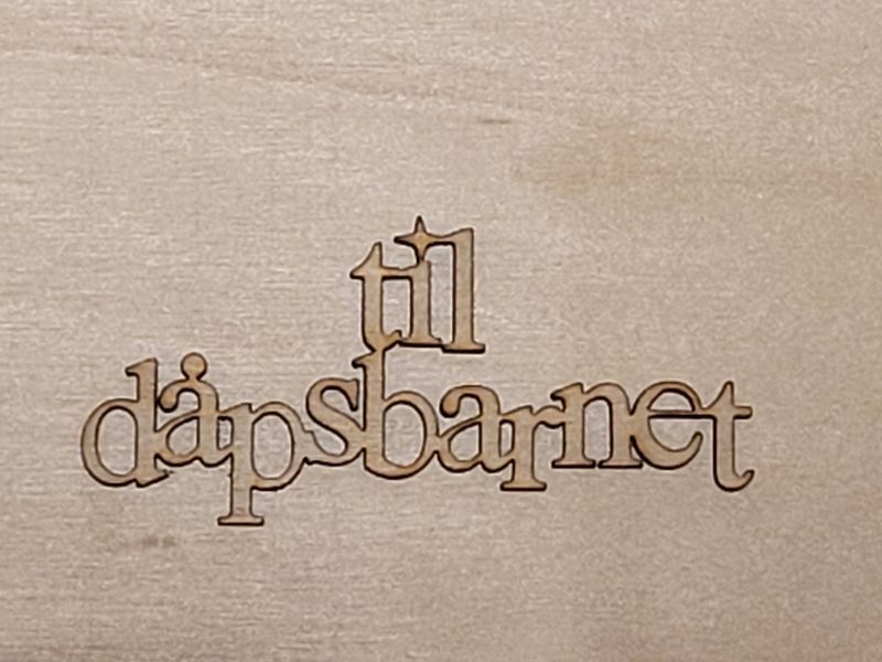 Til Dåpsbarnet-scrappehuset egen treynt-T142